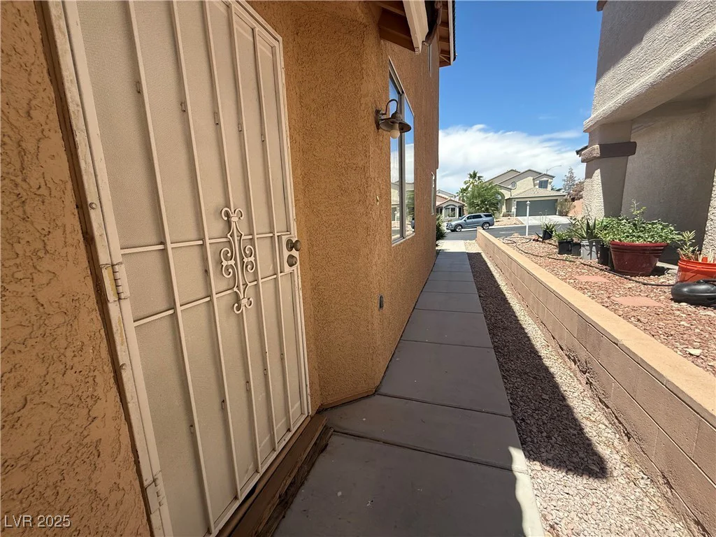 6287 Stone Hollow, Las Vegas, NV 89156
