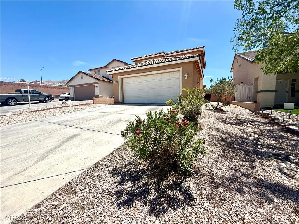 6287 Stone Hollow, Las Vegas, NV 89156