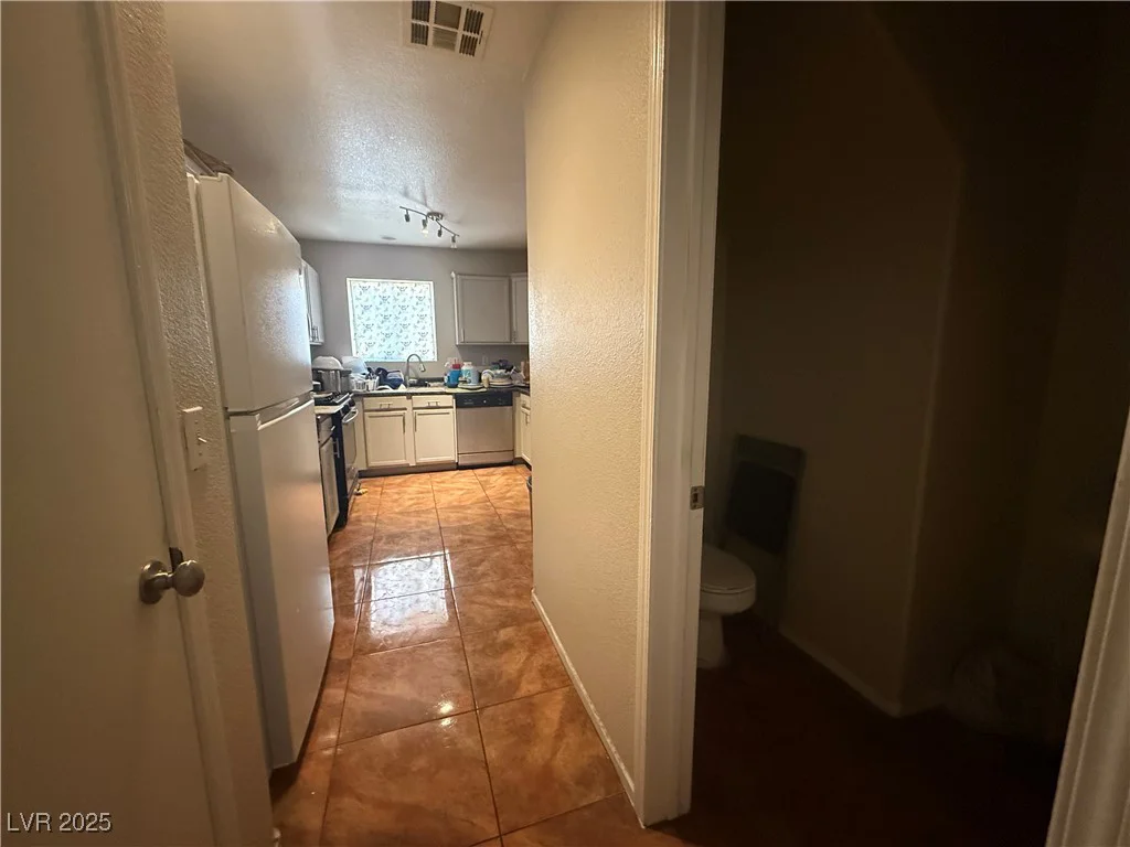 6287 Stone Hollow, Las Vegas, NV 89156
