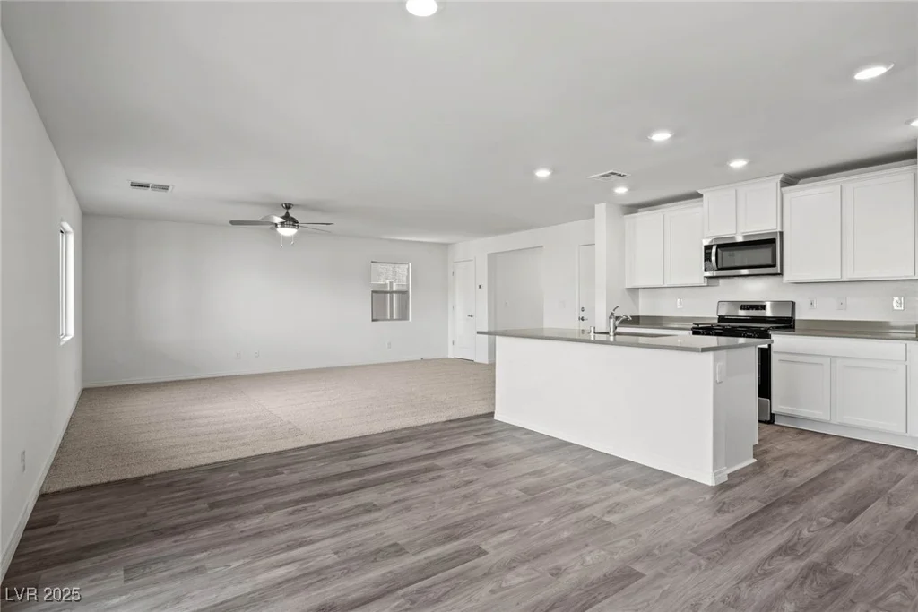 1656 Desert Path, North Las Vegas, NV 89032