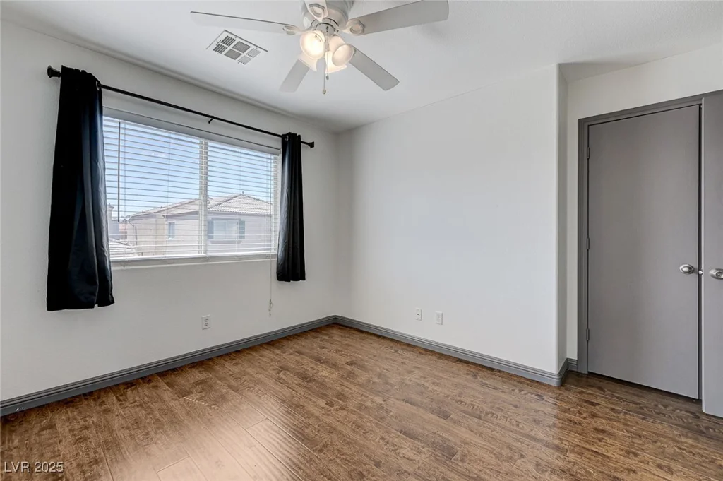 10078 Delicate Dew, Las Vegas, NV 89183