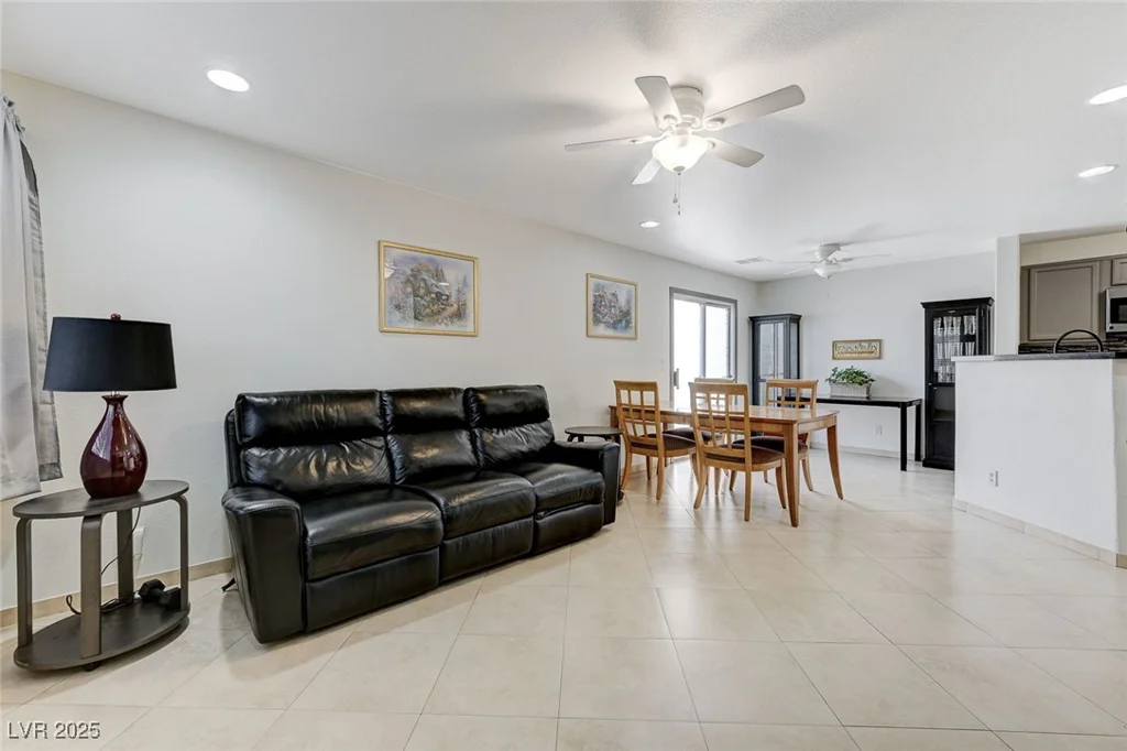 10078 Delicate Dew, Las Vegas, NV 89183