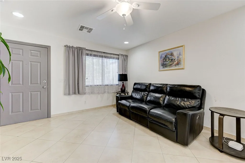 10078 Delicate Dew, Las Vegas, NV 89183