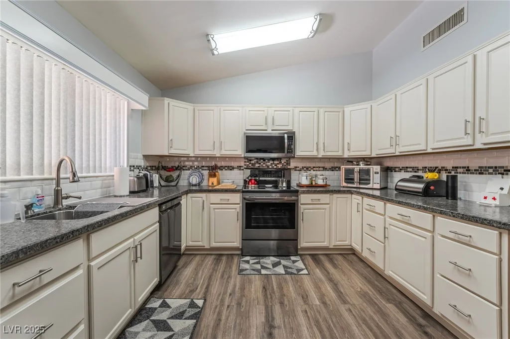 1057 Neil Armstrong, Las Vegas, NV 89145