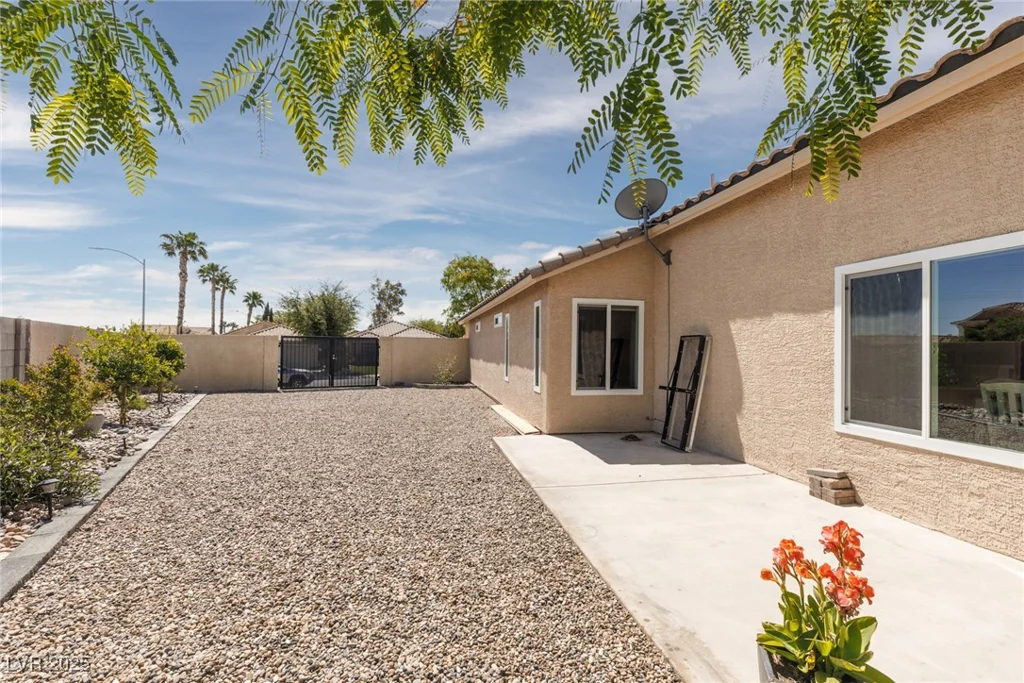 7904 Seabourn, Las Vegas, NV 89129