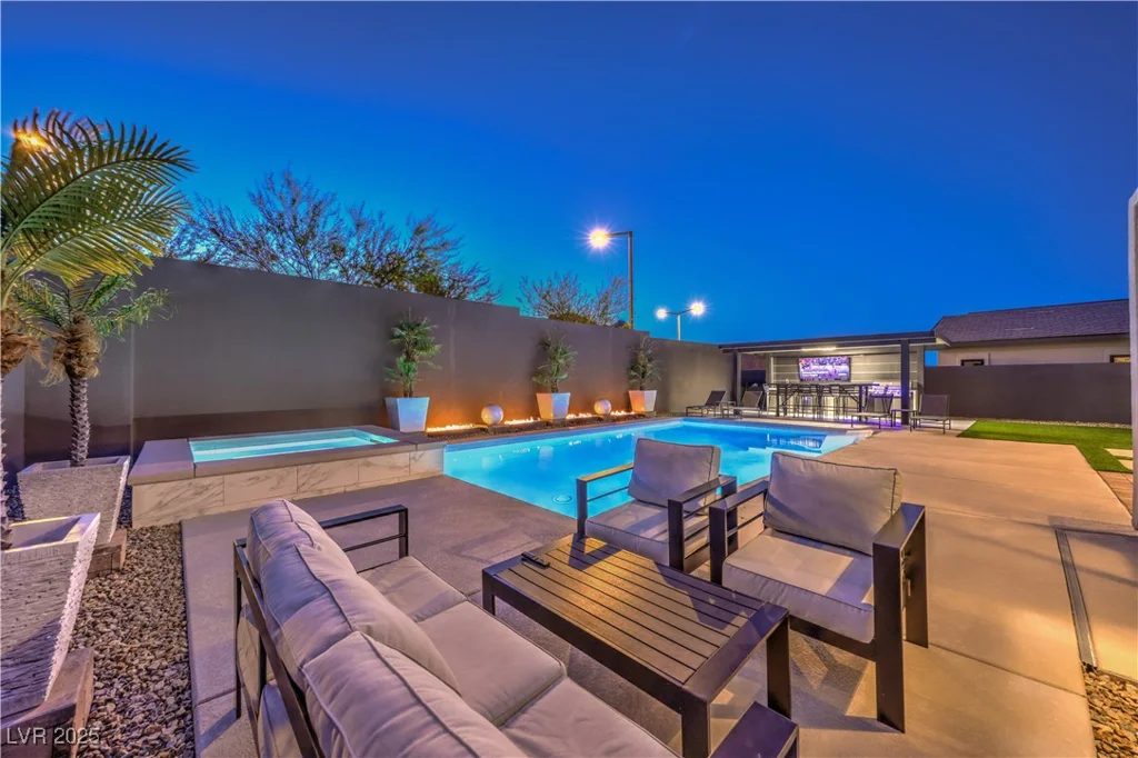 461 Highview Ridge, Las Vegas, NV 89138