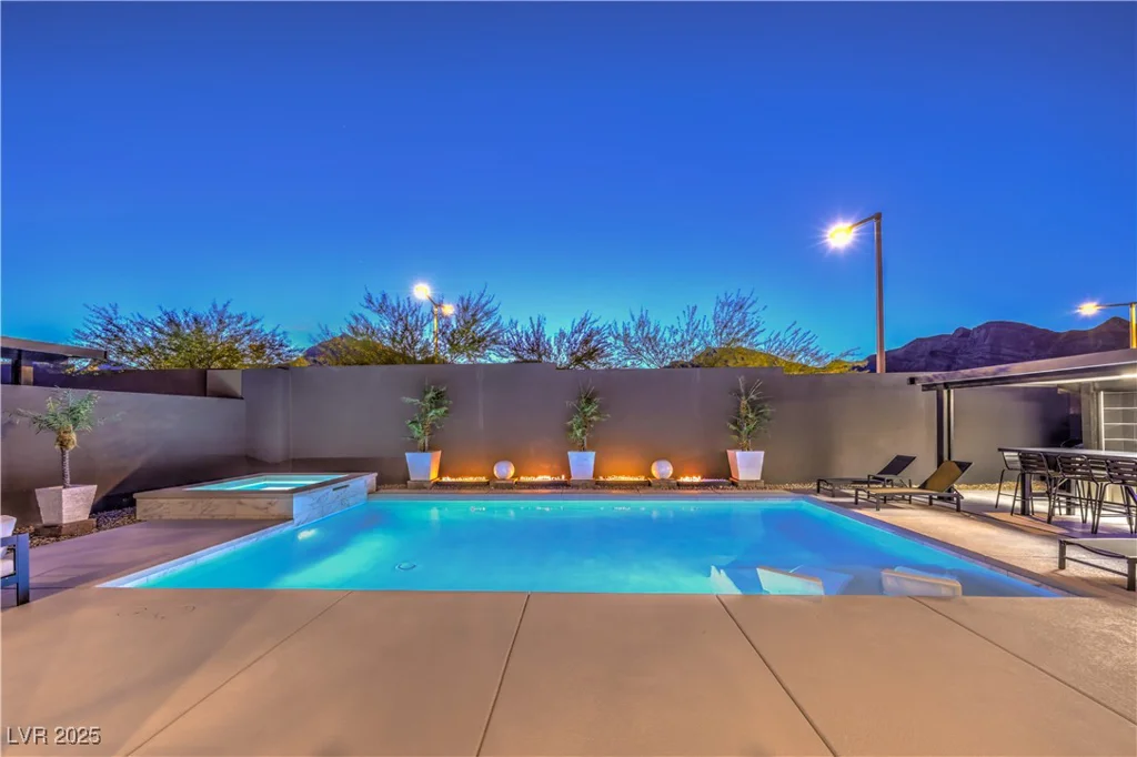 461 Highview Ridge, Las Vegas, NV 89138