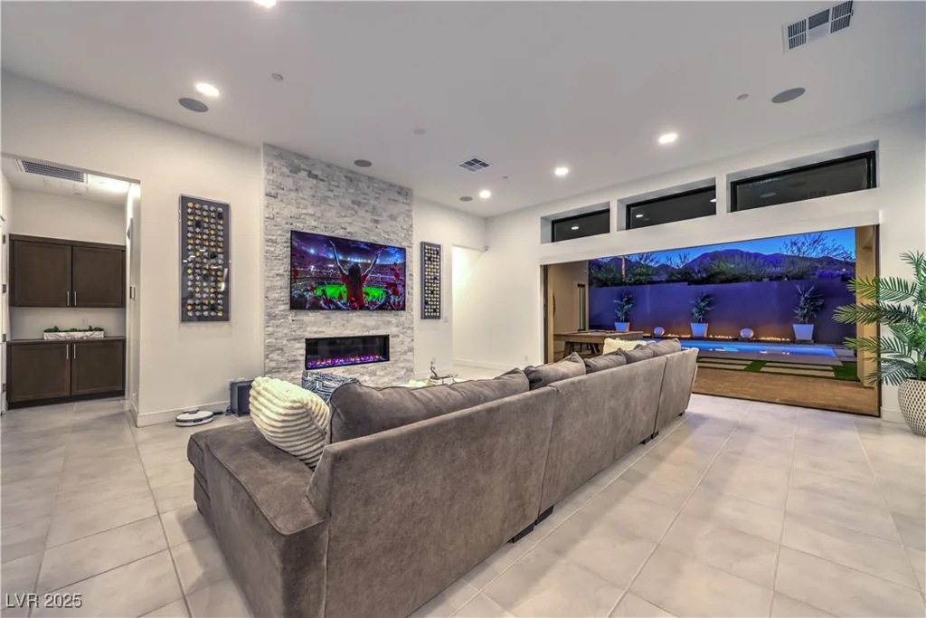 461 Highview Ridge, Las Vegas, NV 89138