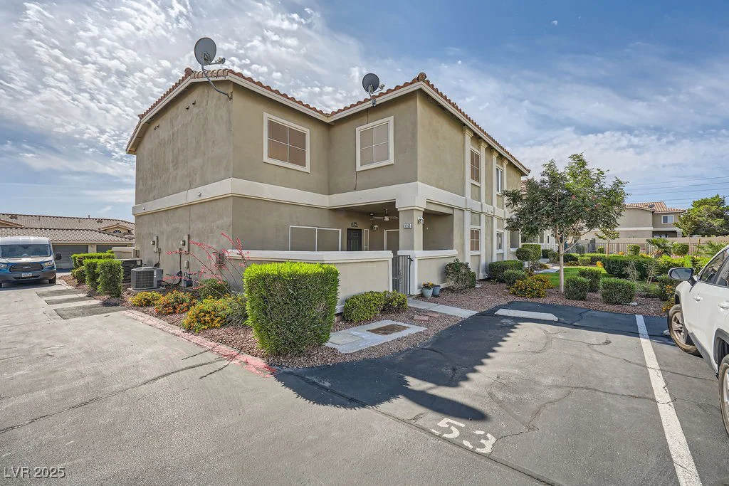 3253 Mystic Ridge, Las Vegas, NV 89129