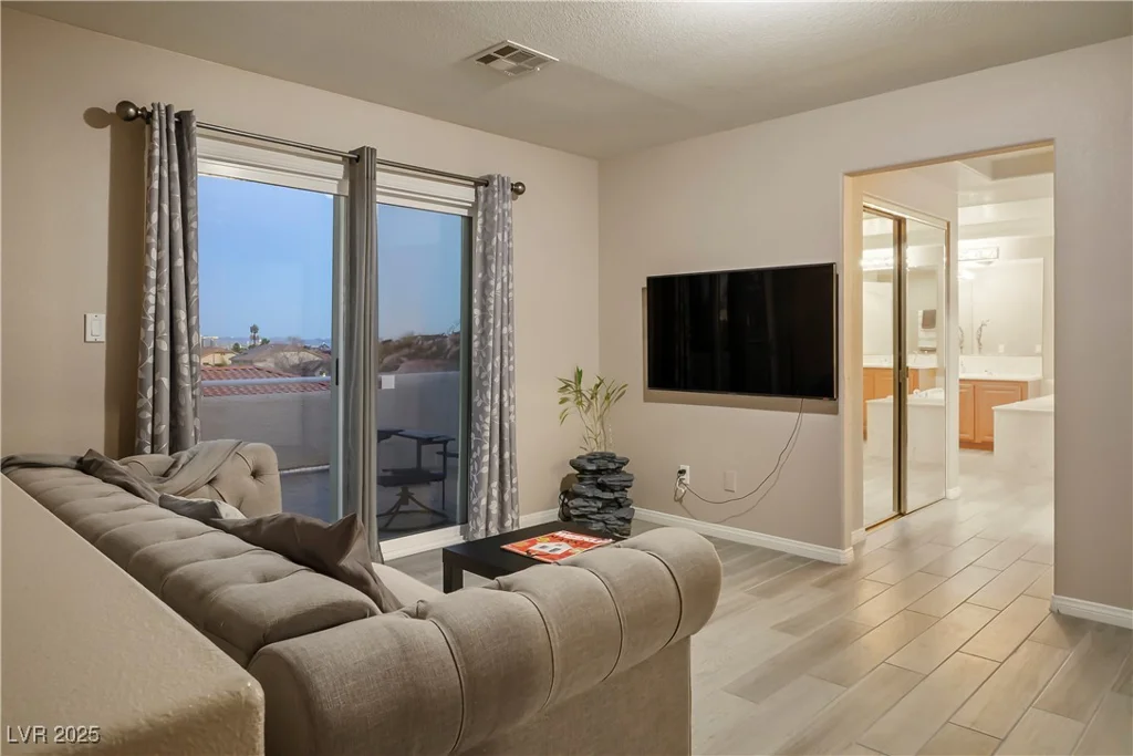 3146 Surf Spray, Las Vegas, NV 89117