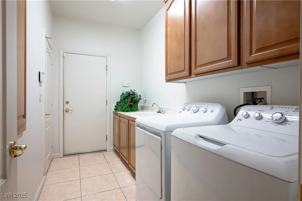 3146 Surf Spray, Las Vegas, NV 89117