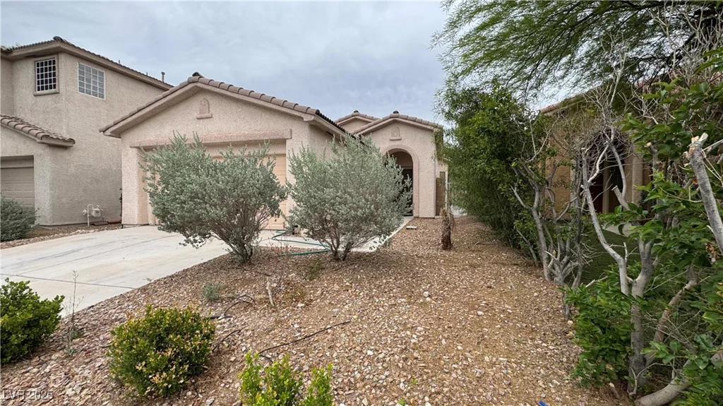 10780 Valencia Hills, Las Vegas, NV 89141