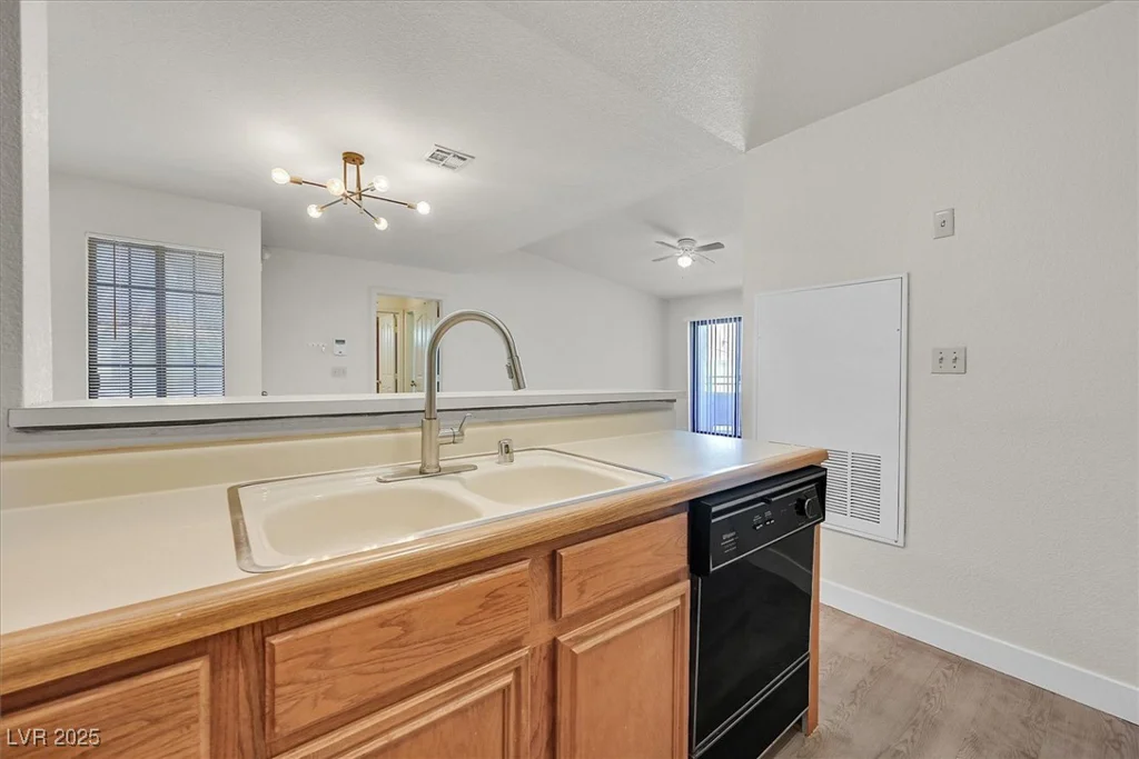 2633 Durango, Las Vegas, NV 89117