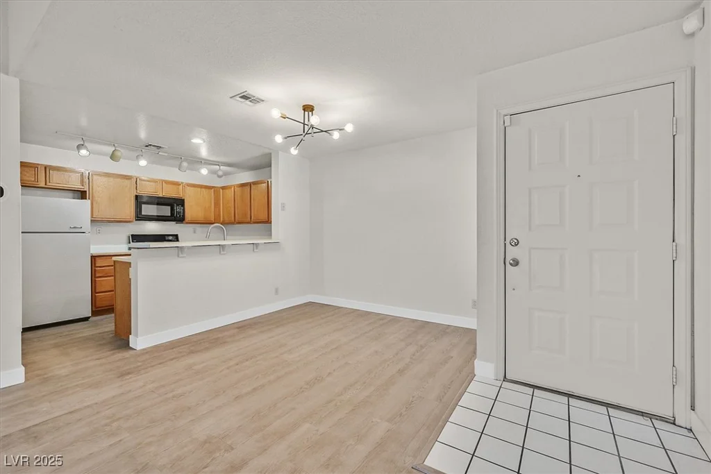 2633 Durango, Las Vegas, NV 89117