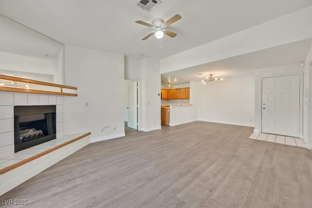 2633 Durango, Las Vegas, NV 89117