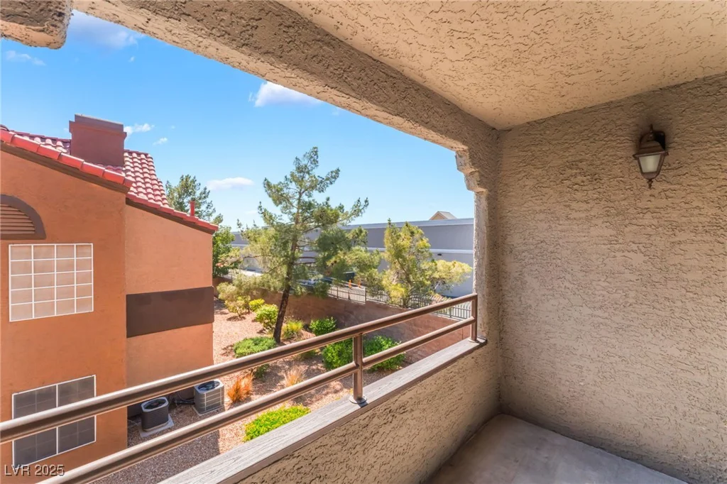 2200 Fort Apache, Las Vegas, NV 89117