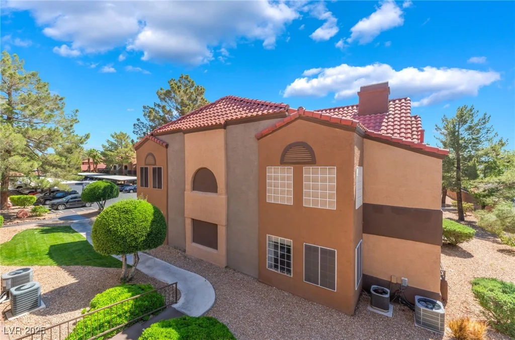 2200 Fort Apache, Las Vegas, NV 89117