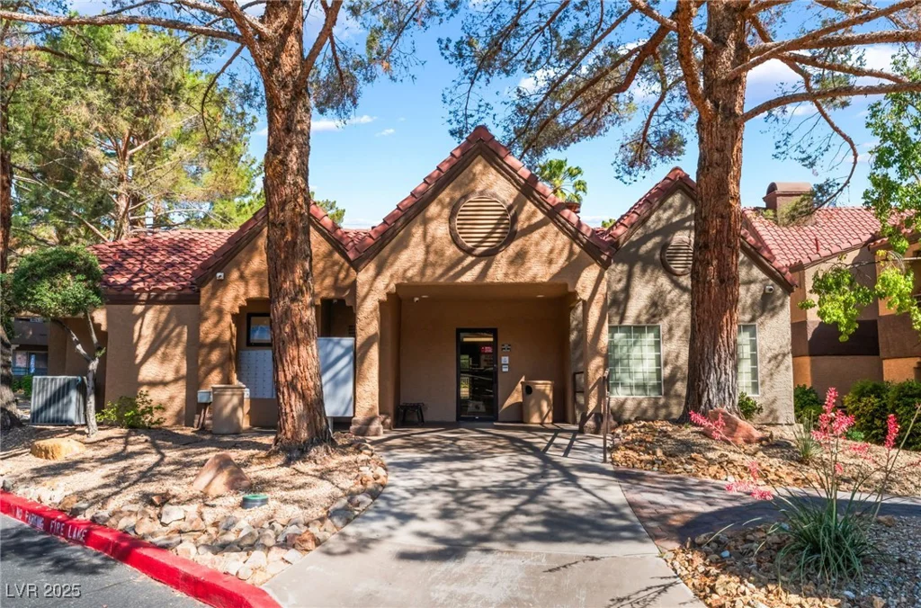 2200 Fort Apache, Las Vegas, NV 89117