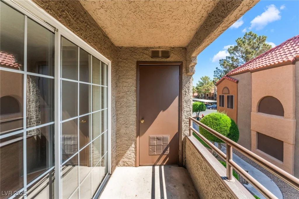 2200 Fort Apache, Las Vegas, NV 89117