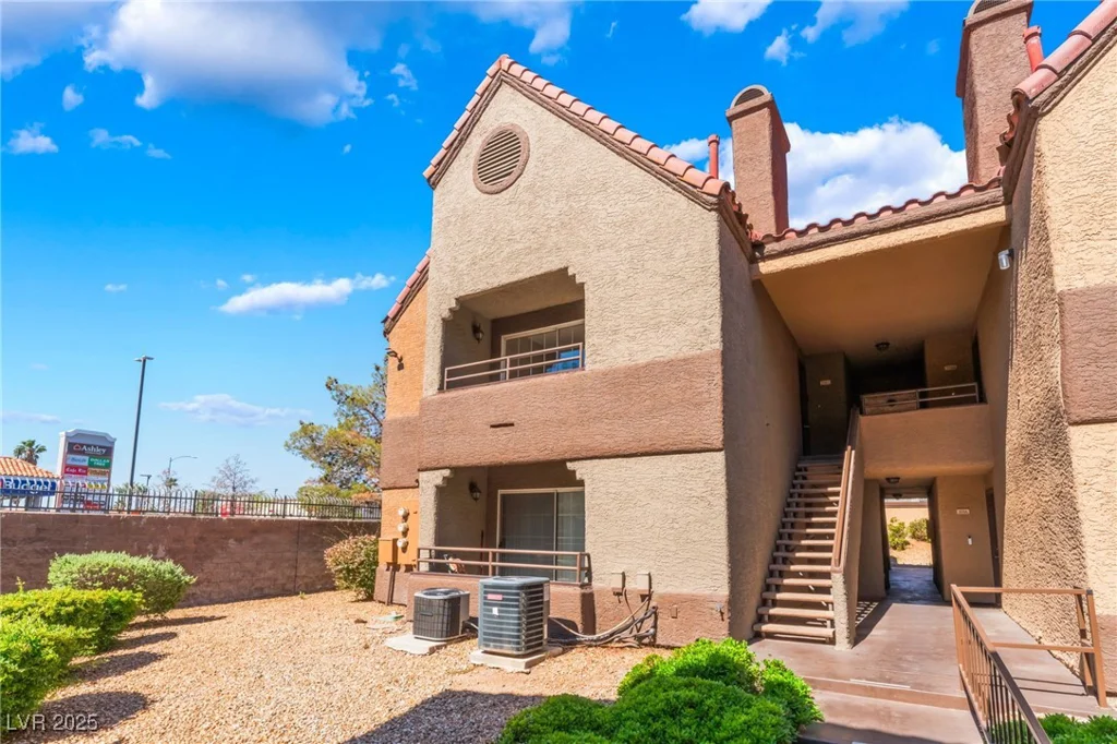 2200 Fort Apache, Las Vegas, NV 89117