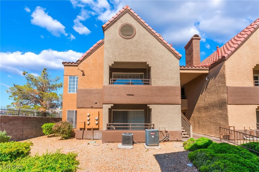 2200 Fort Apache, Las Vegas, NV 89117