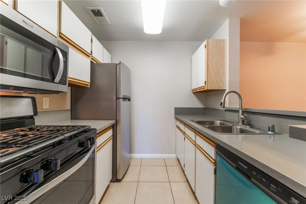 2200 Fort Apache, Las Vegas, NV 89117