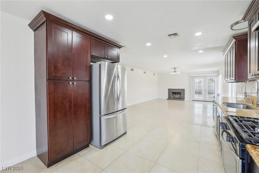 7139 Mountain Moss, Las Vegas, NV 89147