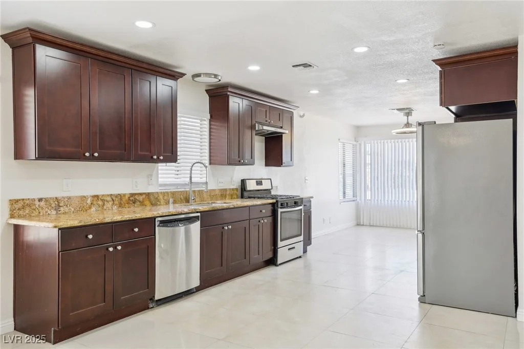 7139 Mountain Moss, Las Vegas, NV 89147