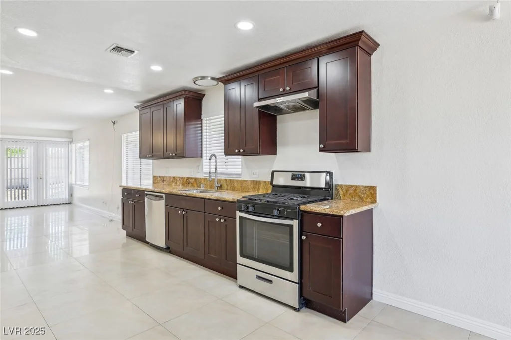 7139 Mountain Moss, Las Vegas, NV 89147