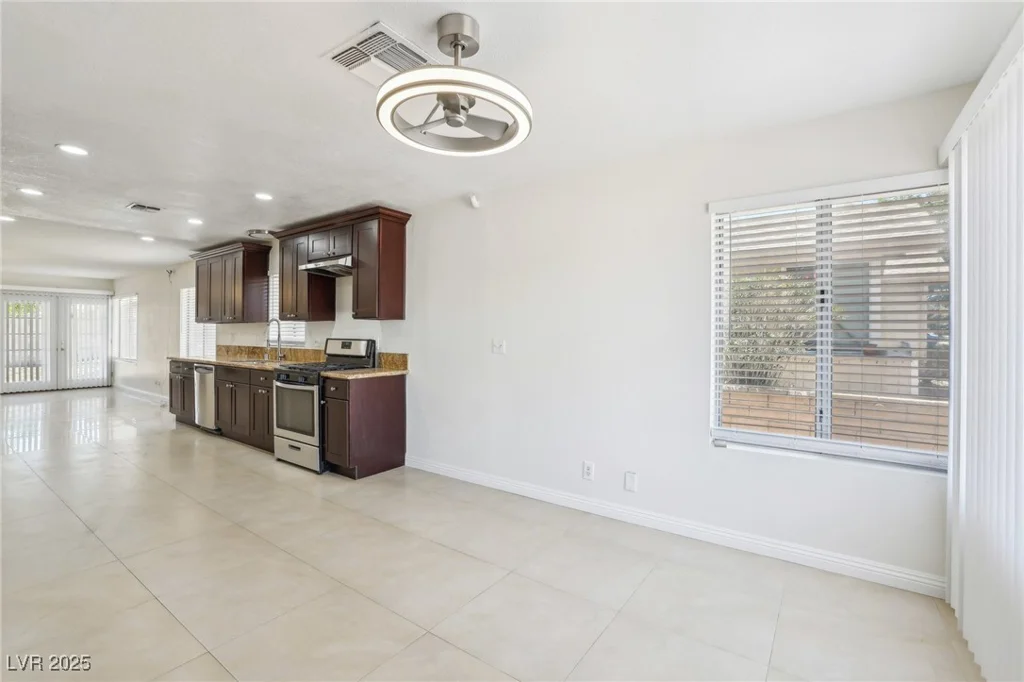7139 Mountain Moss, Las Vegas, NV 89147