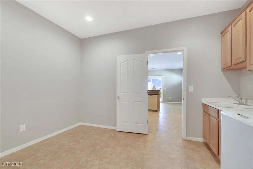 2183 Waterton Rivers, Henderson, NV 89044