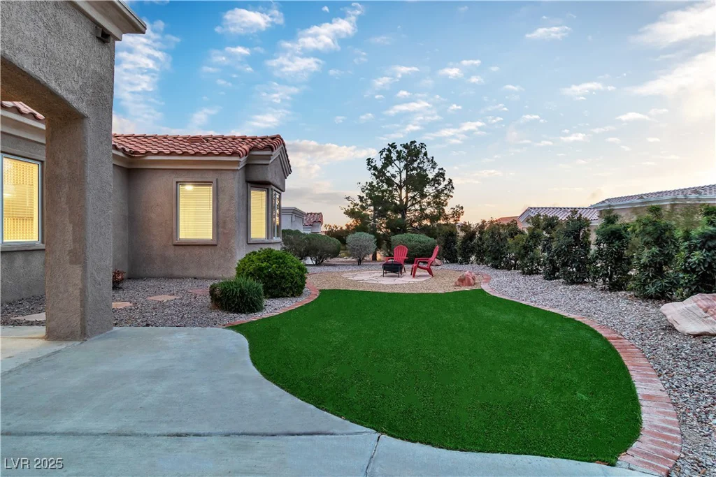 10801 Clarion, Las Vegas, NV 89134