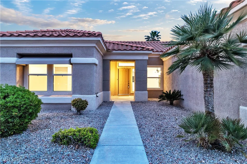 10801 Clarion, Las Vegas, NV 89134