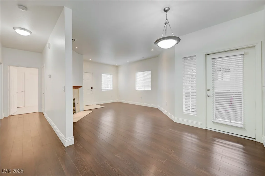 5250 Rainbow, Las Vegas, NV 89118