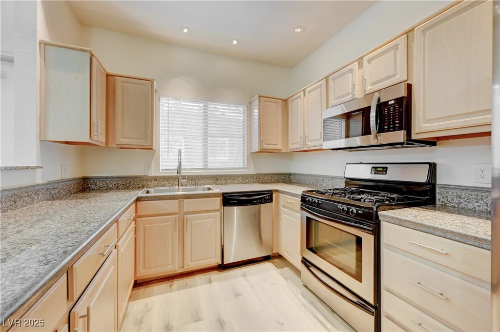 5250 Rainbow, Las Vegas, NV 89118
