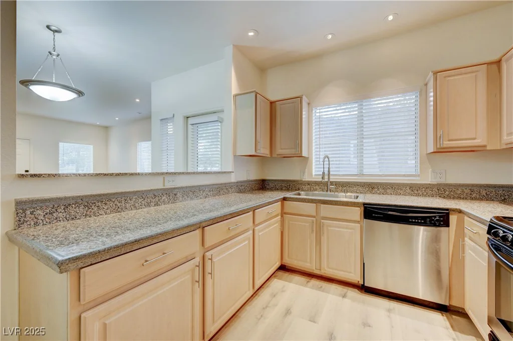 5250 Rainbow, Las Vegas, NV 89118
