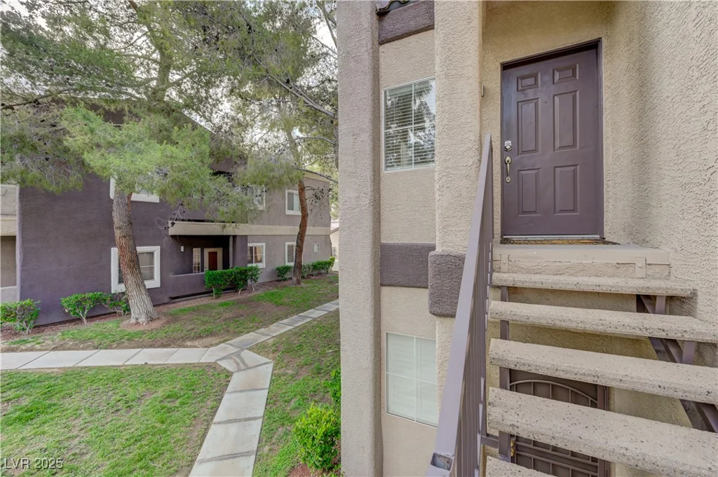 5250 Rainbow, Las Vegas, NV 89118