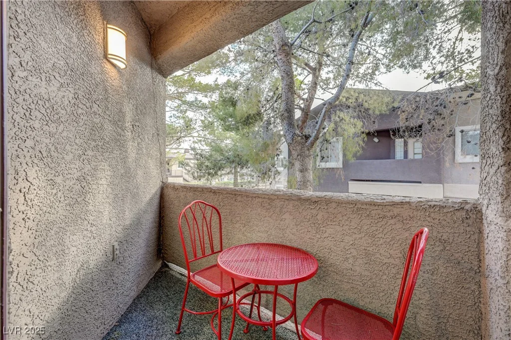 5250 Rainbow, Las Vegas, NV 89118