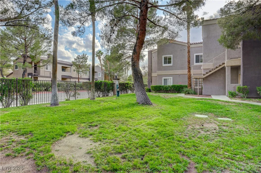 5250 Rainbow, Las Vegas, NV 89118