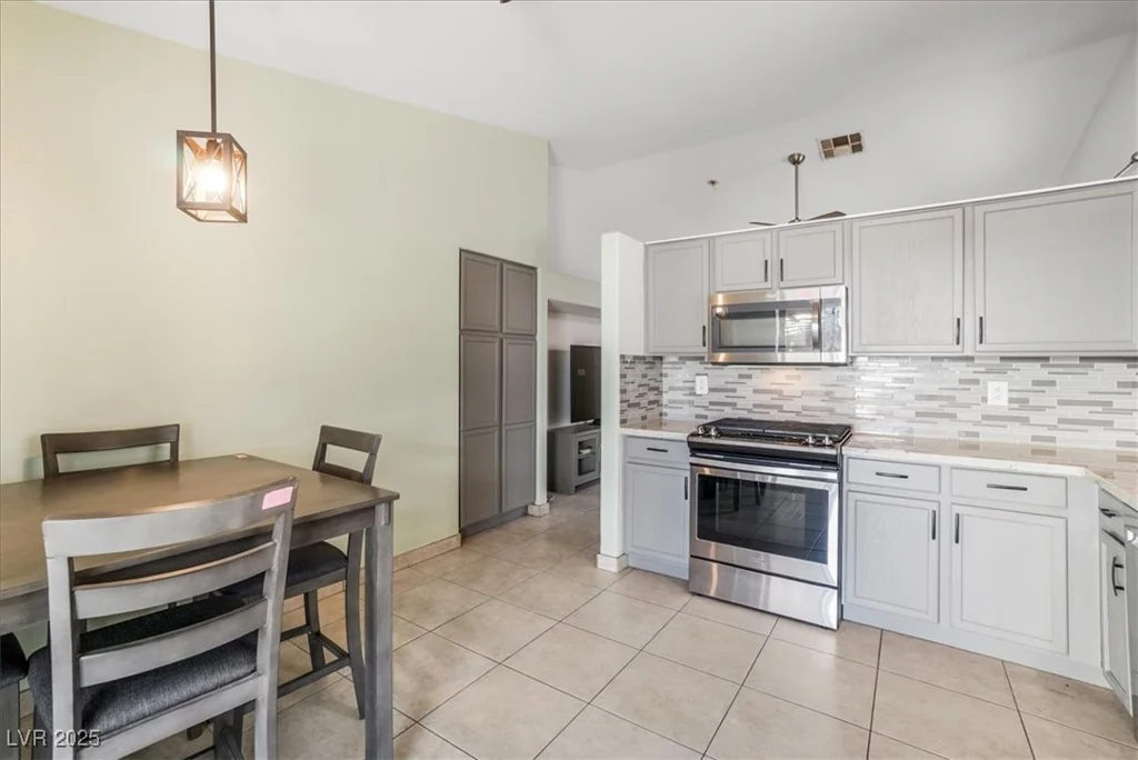 5544 Cloudy Glen, North Las Vegas, NV 89031