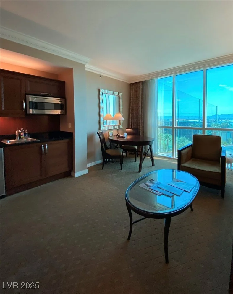 135 Harmon, Las Vegas, NV 89109