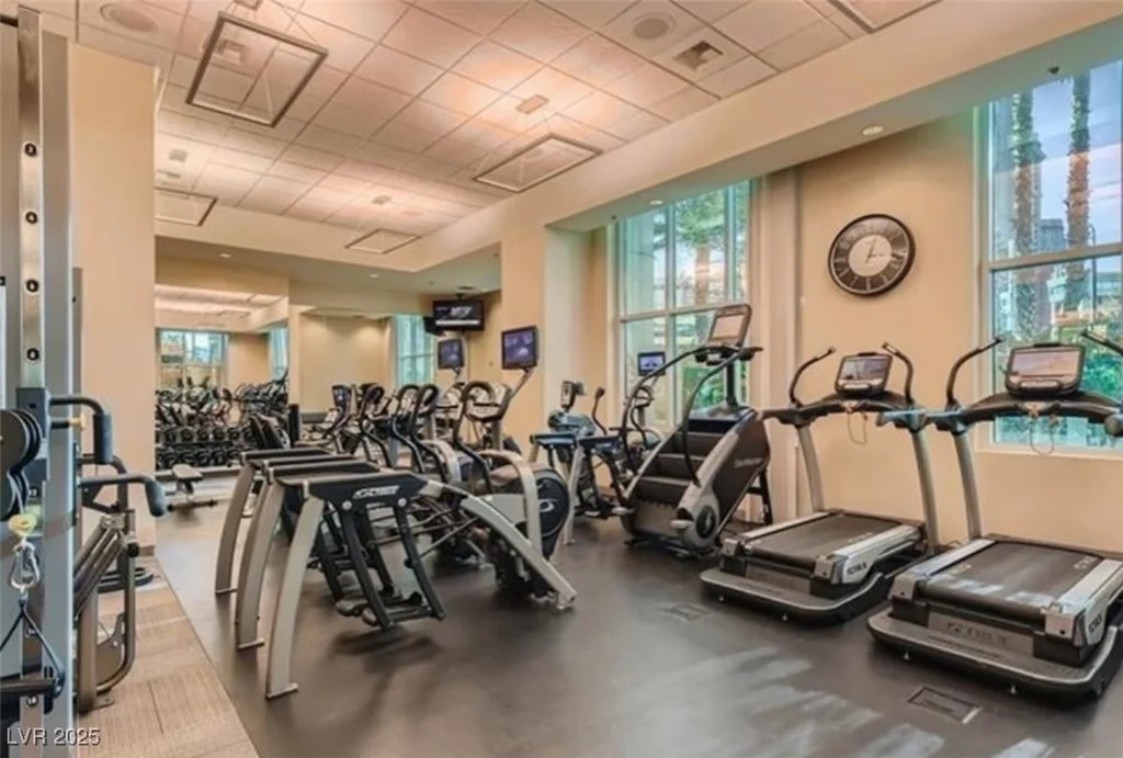 135 Harmon, Las Vegas, NV 89109