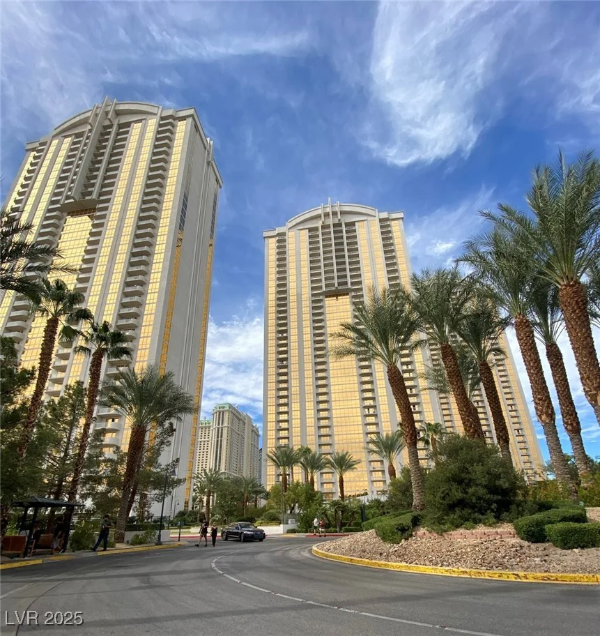 135 Harmon, Las Vegas, NV 89109