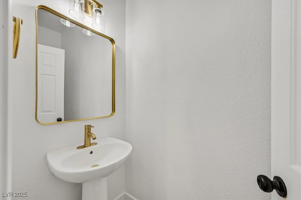 8904 Meisenheimer, Las Vegas, NV 89143