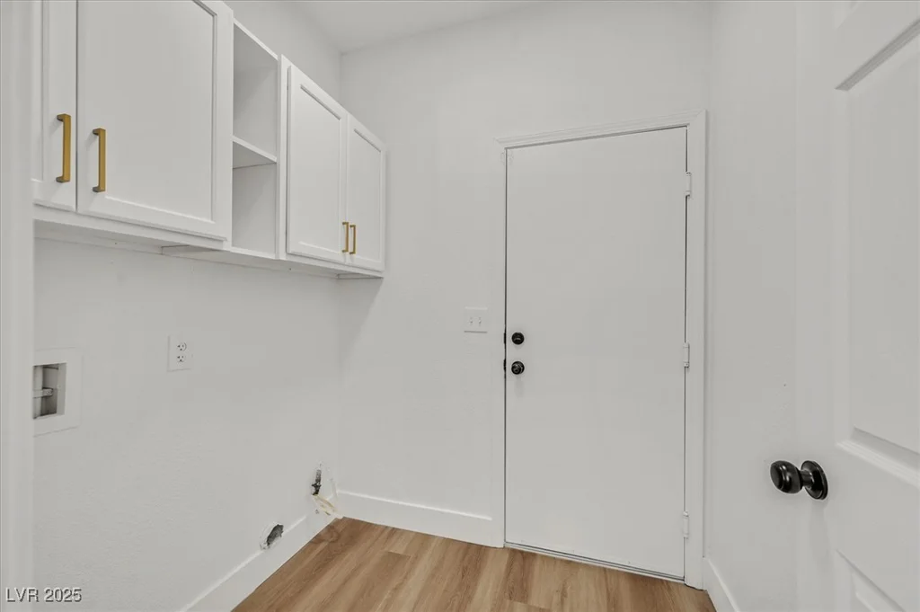 8904 Meisenheimer, Las Vegas, NV 89143