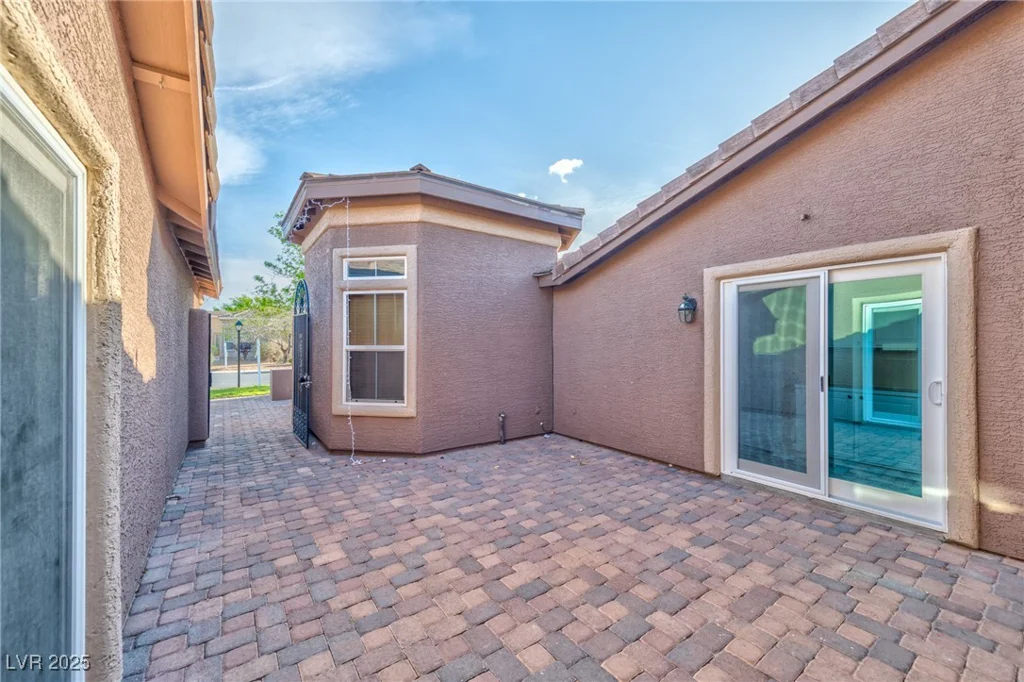 8212 Cabin Springs, Las Vegas, NV 89131