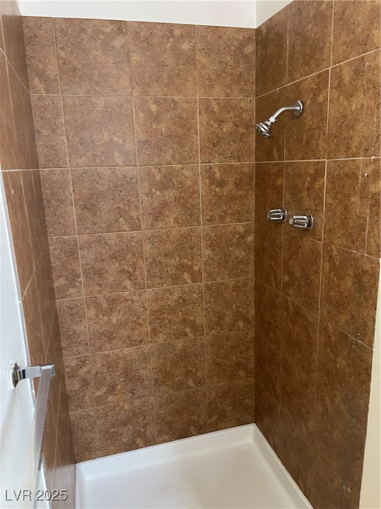 4564 Dennis, Las Vegas, NV 89121