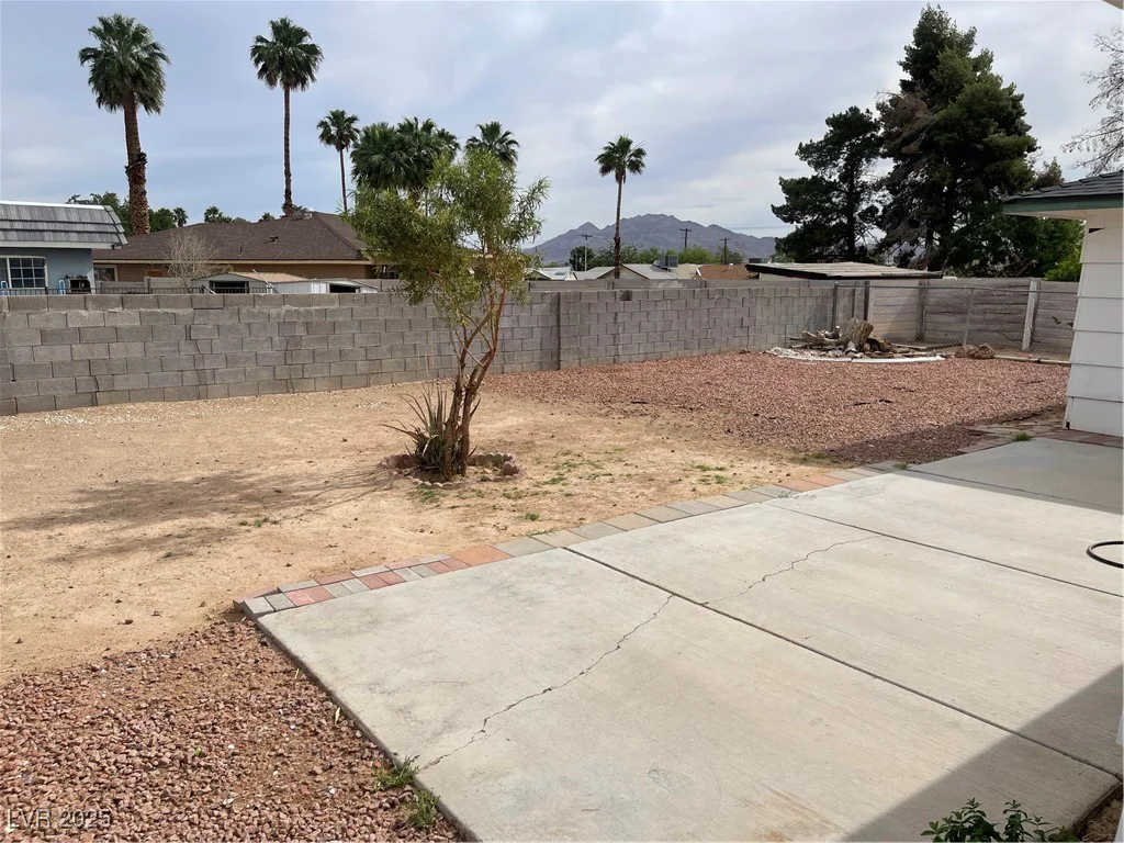 4564 Dennis, Las Vegas, NV 89121