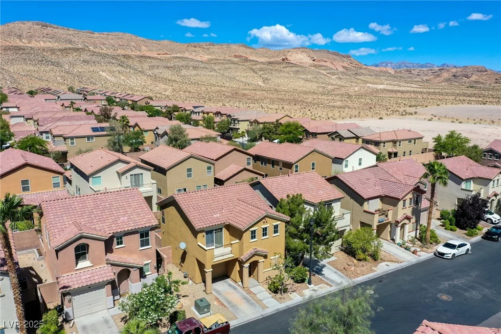 433 Royal Bridge, Las Vegas, NV 89178