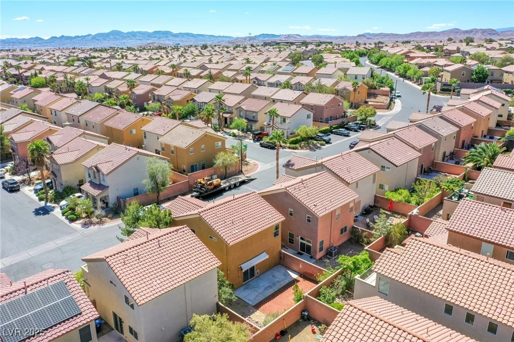 433 Royal Bridge, Las Vegas, NV 89178